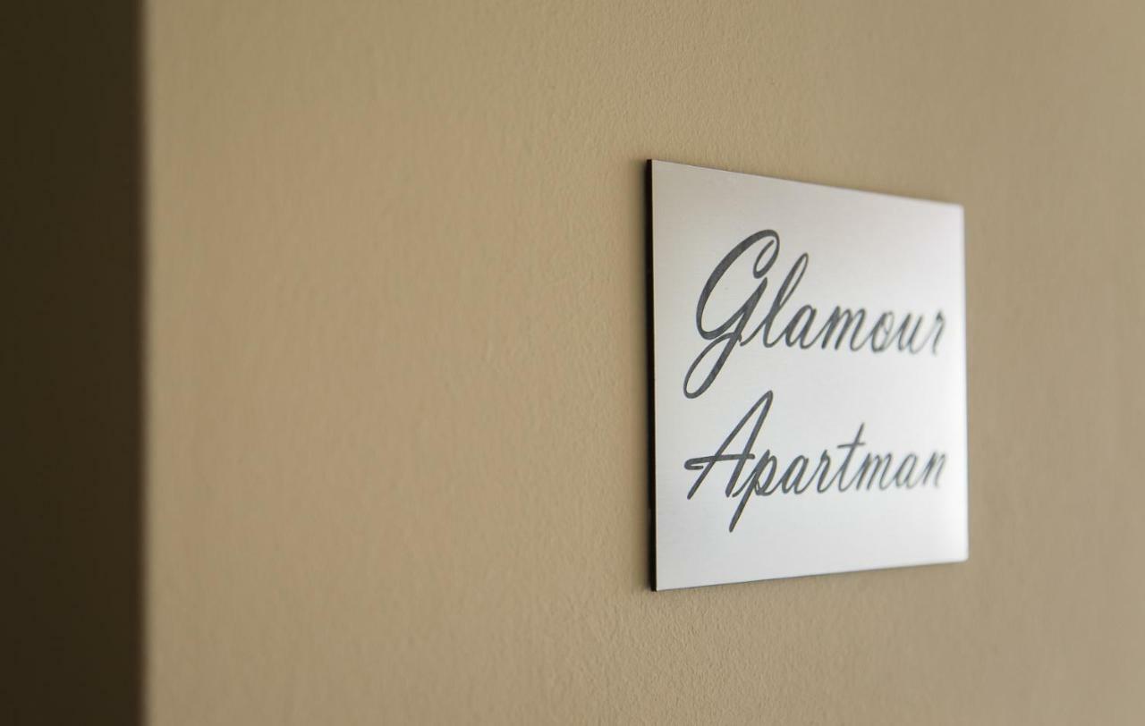 Glamour Apartman Eger Esterno foto